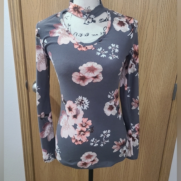 Rue 21 Floral Print Keyhole Cutout Choker High Neck Top - Picture 1 of 4